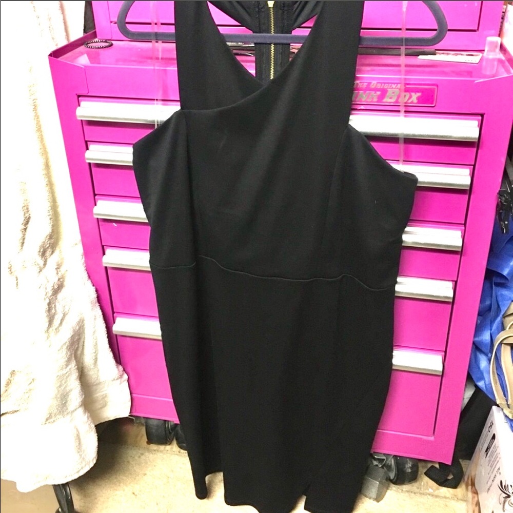 💕 NWT Black Bodycon Zipper Racerback 💕
